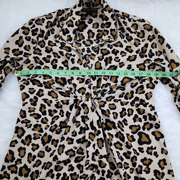 A Pea In The Pod Maternity Long Sleeve Button Front Shirt in Animal Print Small - Picture 6 of 9